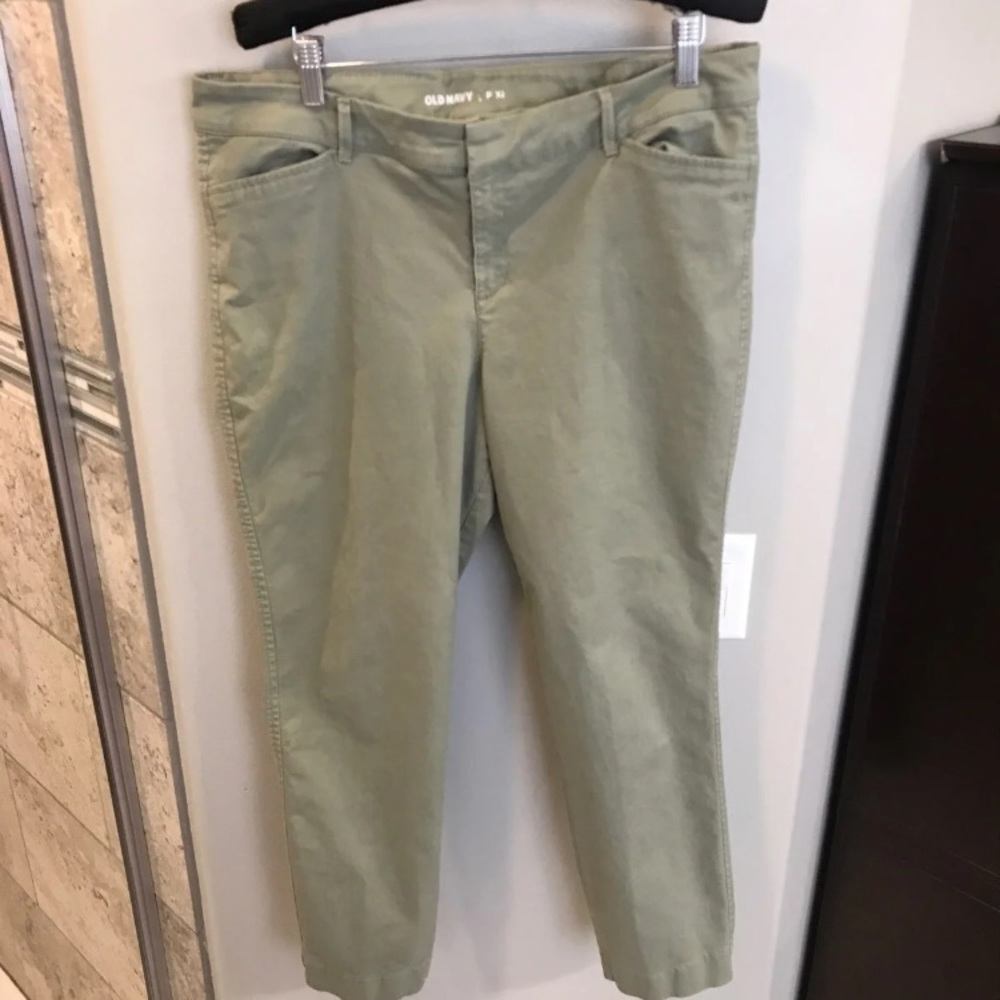 Old Navy Pixie Chino Ankle Pants